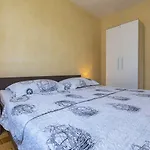 Hundefreundliches Nur 300 Meter Zum Mit Meerblick, Bbq * Crikvenica