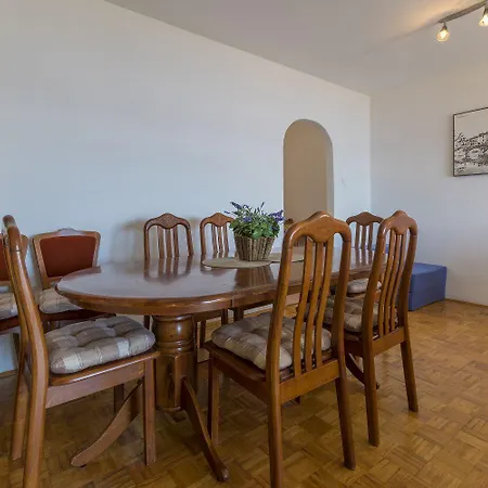 Hundefreundliches Nur 300 Meter Zum Mit Meerblick, Bbq * Crikvenica