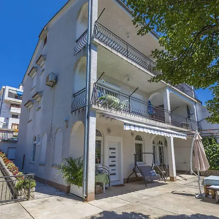 Hundefreundliches Nur 300 Meter Zum Mit Meerblick, Bbq Apartamento Crikvenica